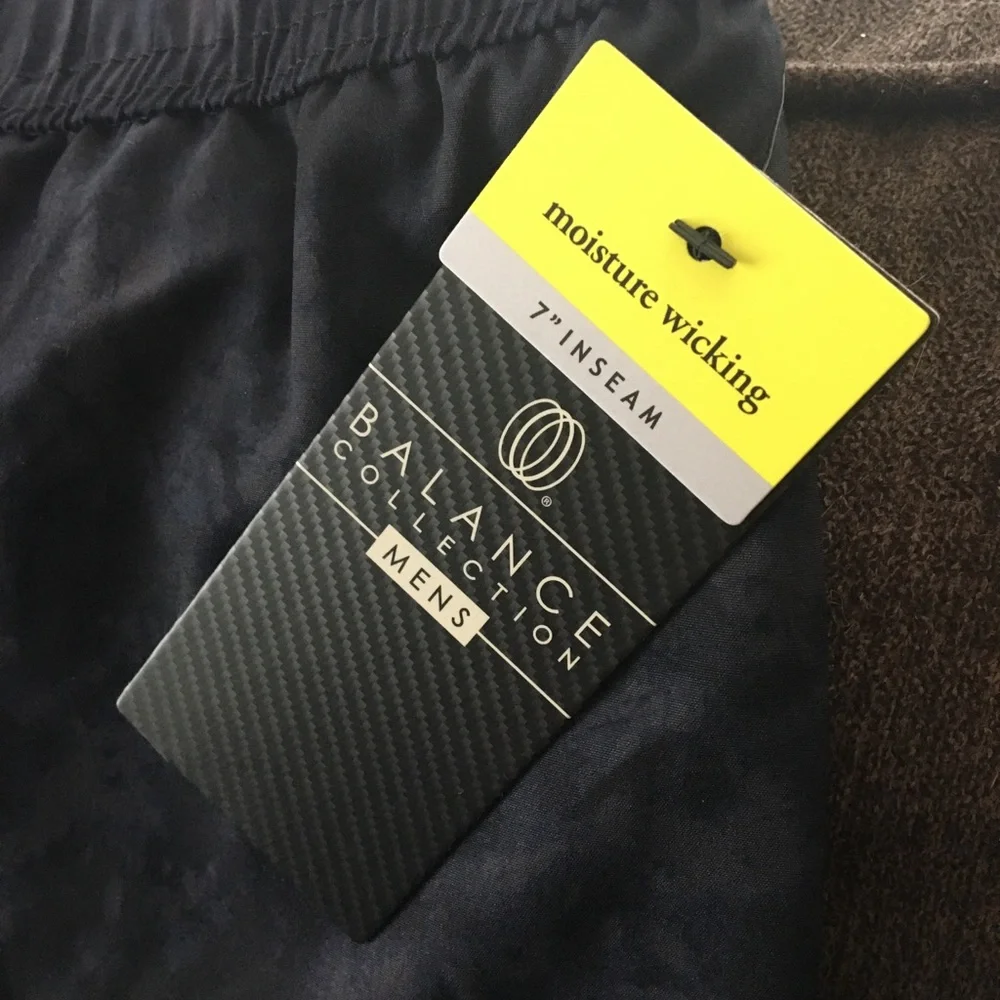 Men’s Moisture Wicking Elastic Waist Shorts 7” Inseam NWT
